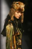 th_43544_md-aufeminin.com-fw08-rtw-paris-w-gaultier-001-mlc6j2hr_122_354lo.jpg