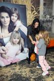 th_96873_angie_harmon_tikipeter_celebritycity_022_123_43lo.jpg