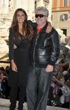 th_38724_Preppie_-_Penelope_Cruz_at_photocall_for_the_presentation_of_Broken_Embraces_in_Rome_-_Nov._7_2009_5353_122_71lo.jpg