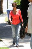 th_70674_Halle_Berry_visits_a_friend_in_the_Hollywood_Hills_01_122_71lo.jpg
