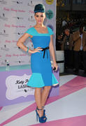 th_94783_celebrity_paradise.com_Katy_Perry_Launches_False_Lash_Range_22.02.2012_55_122_776lo.jpg