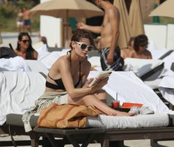 http://img224.imagevenue.com/loc831/th_312722657_Mischa_Barton_Bikini_Candids_on_the_Beach_in_Miami_December_27_2011_237_122_831lo.jpg