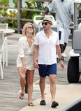 th_57941_celebrity_paradise.com_TheElder_JulianneHough2011_06_26_spendafunpackeddayinMiami22_122_911lo.jpg